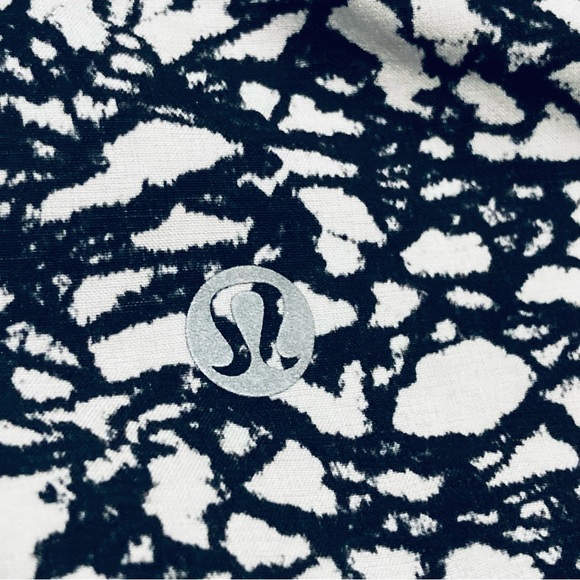 Lululemon Speed Shorts - Picture 4 of 9